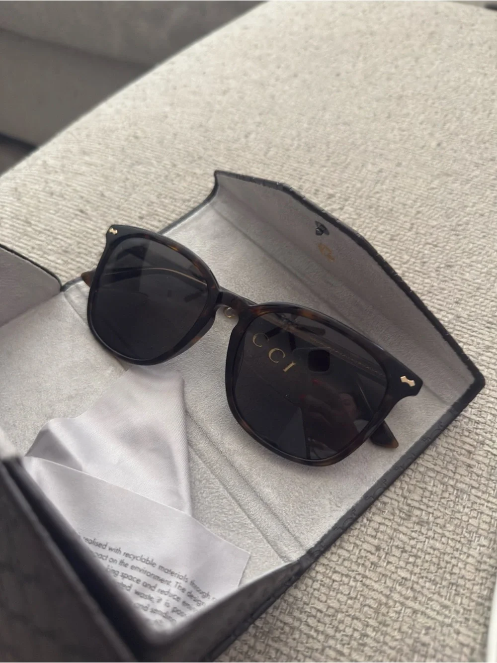 Gucci Tortoiseshell Sunglasses with brown Lenses and Gold Accents